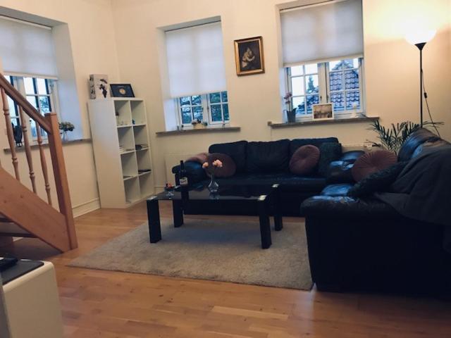 Centralt I Gentofte I 2 Plan, Ved S-Tog Og Busser מראה חיצוני תמונה